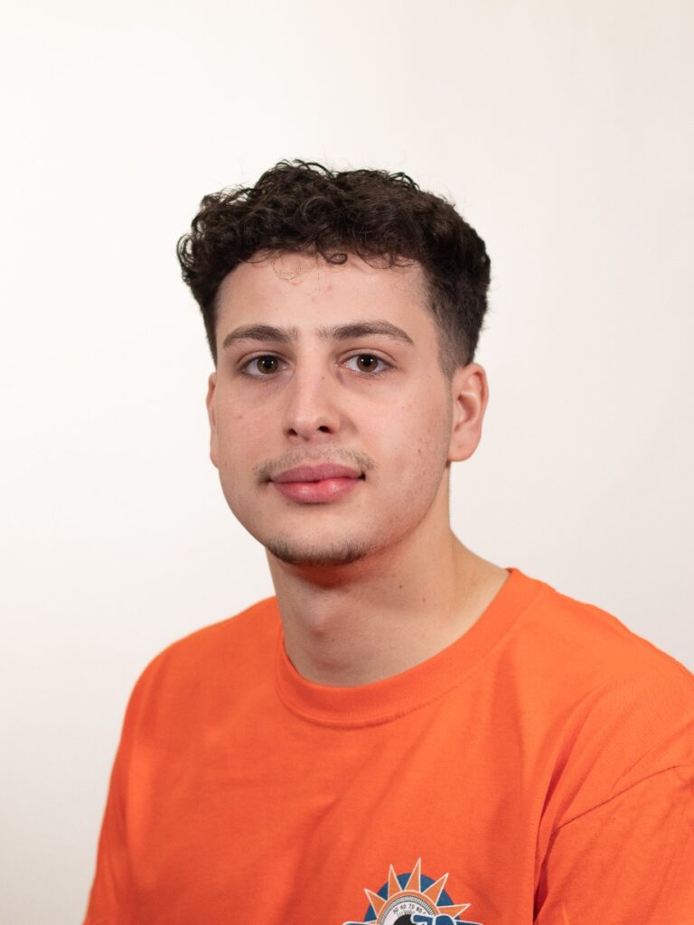 Alecxander C.